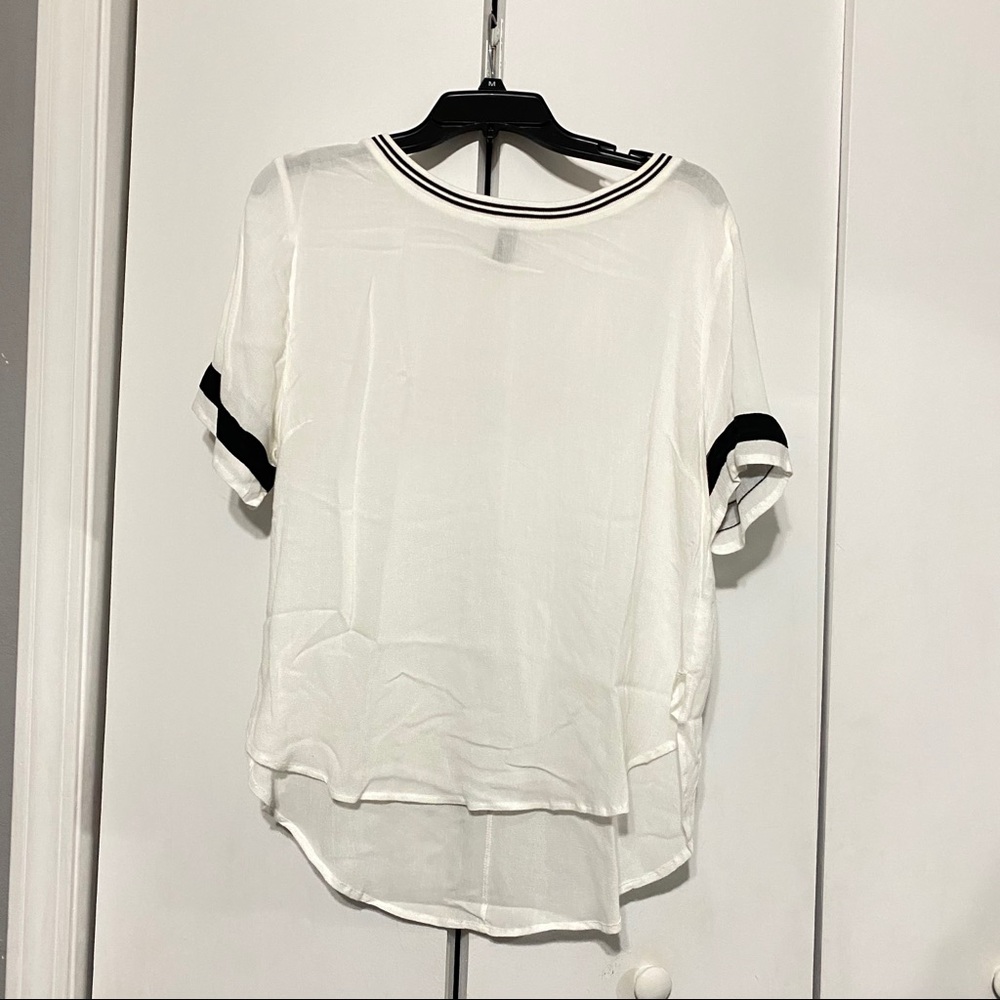 White high-low blouse
